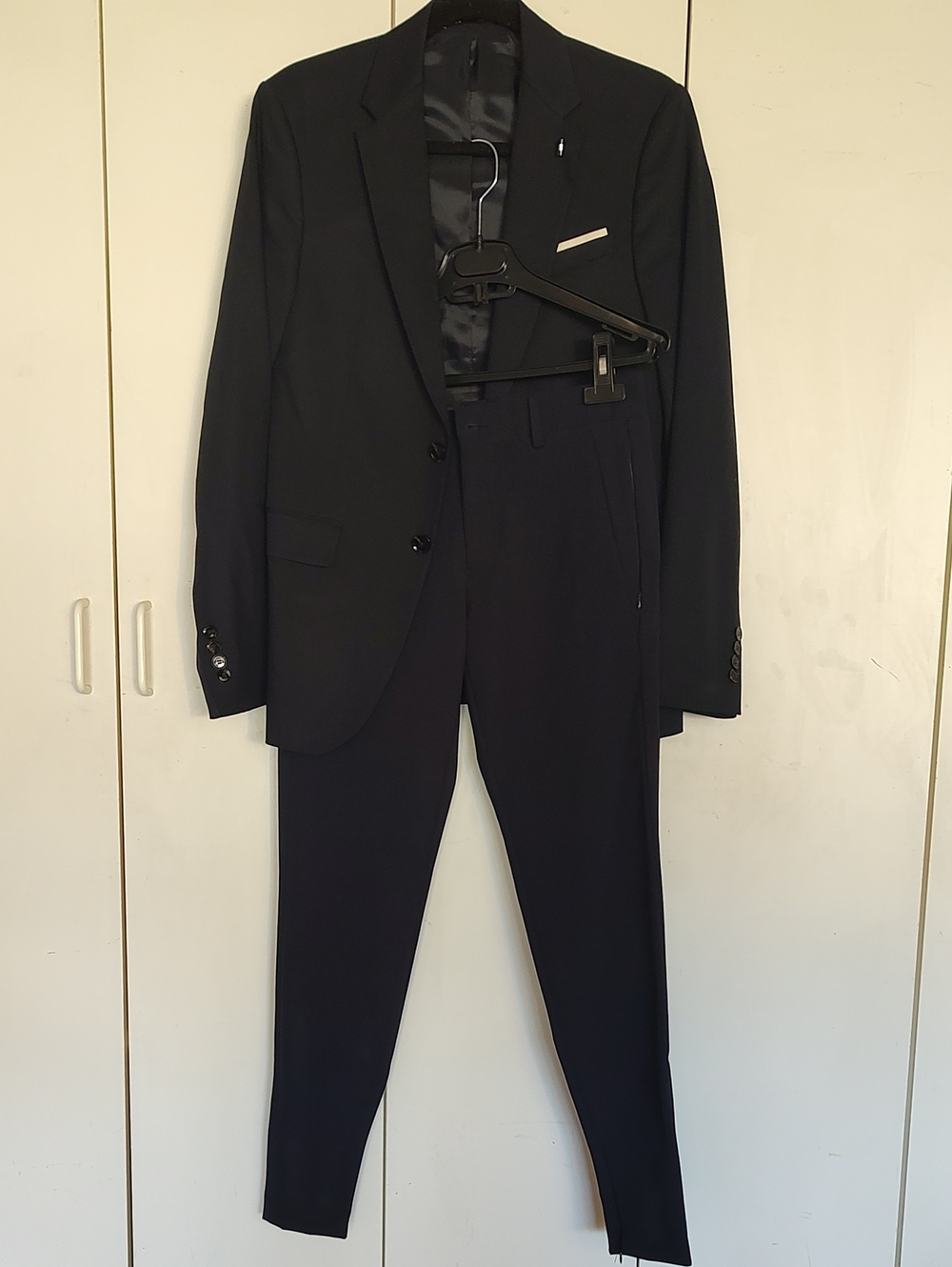 Zara Classic Men's Black Suit Jacket 34in & Pant 28in - Sleek Black Two-Piece